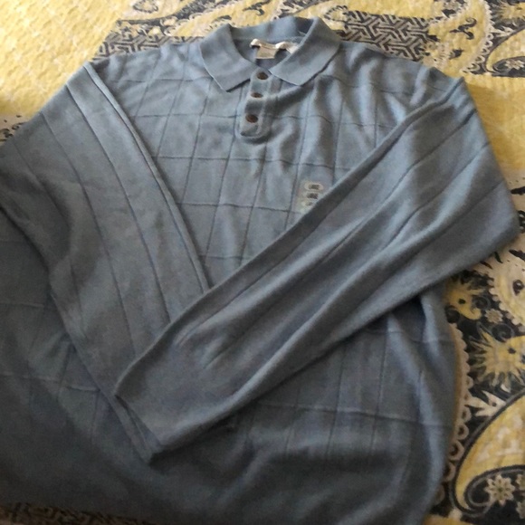 Sweater - Picture 2 of 4